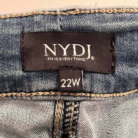 NYDJ Plus Marilyn Crop Cuff Rockie Straight Capris Shorts Women's NWT 22W - Picture 8 of 12